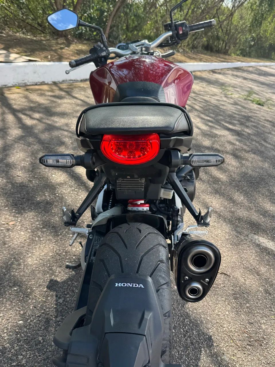 Vendo cb1000r - impecável 