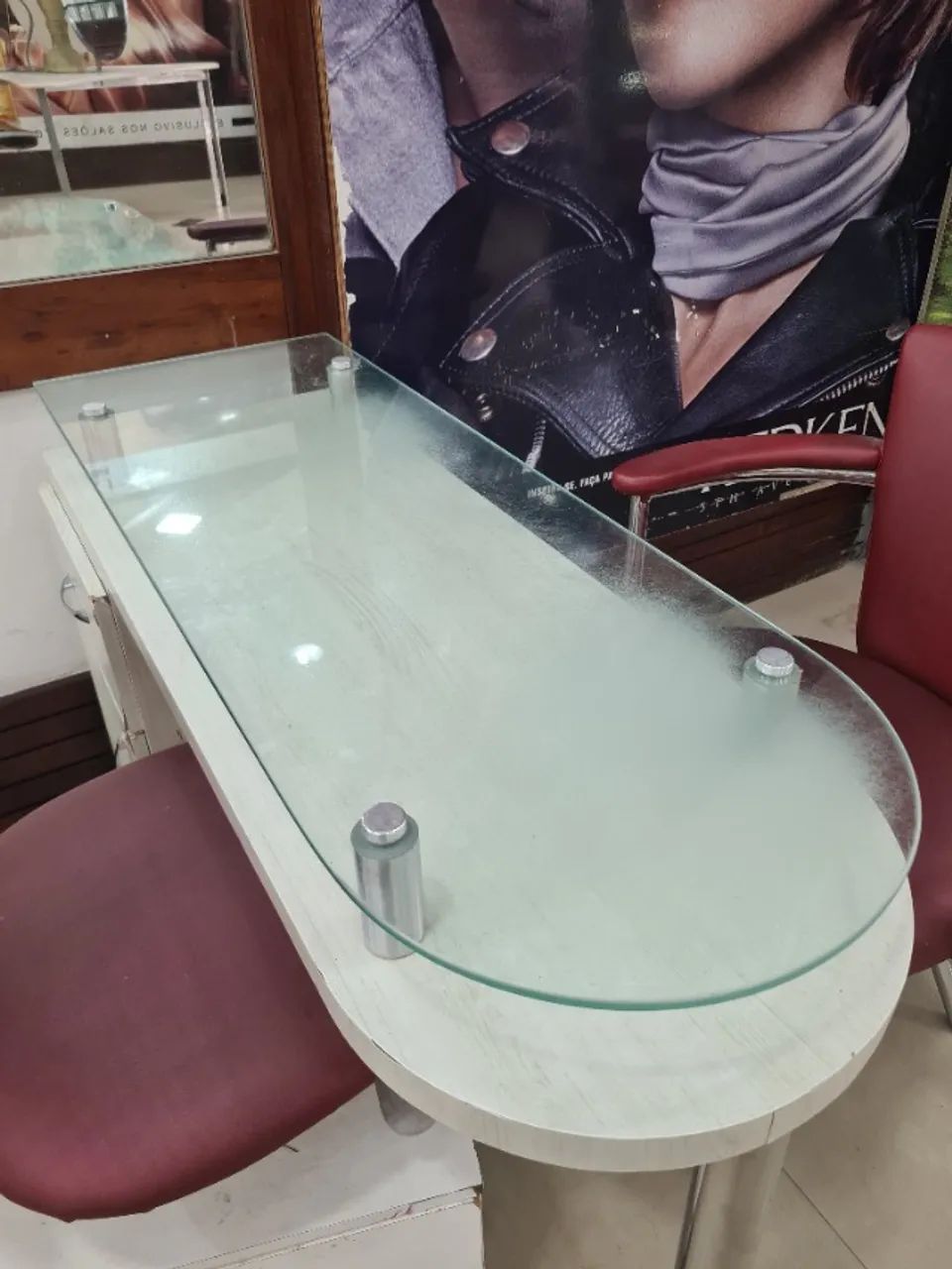 Mesa de manicure em mdf com tampo de vidro  - Foto 3