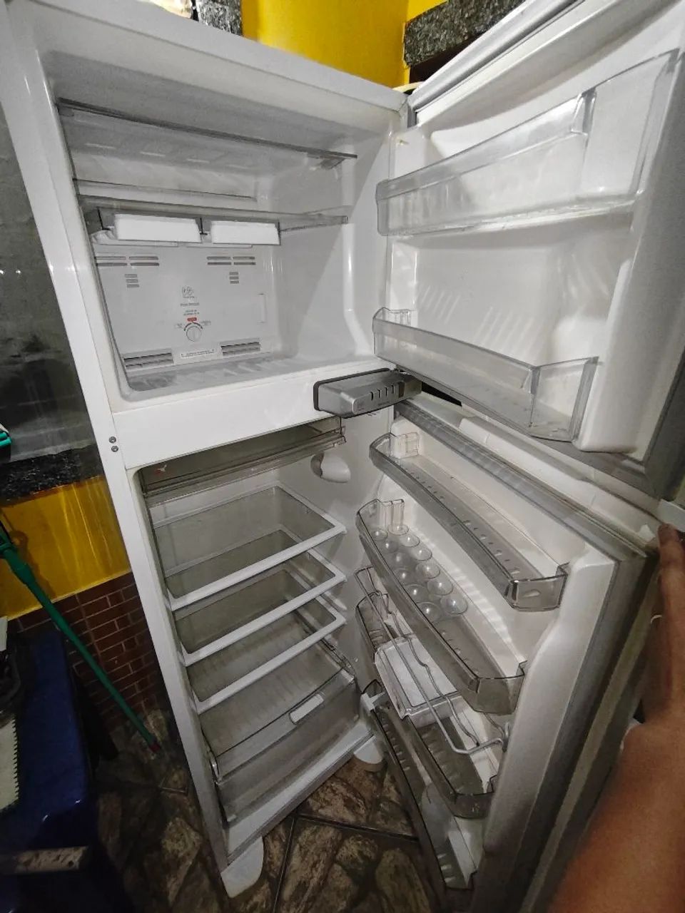 Geladeira Frost Free Brastemp 375L - Foto 6