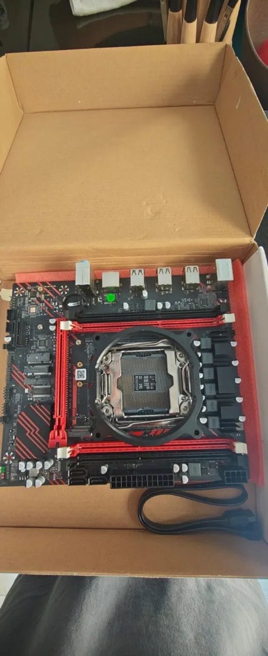 Placa-mãe LGA 2011-3 com 4 slots de memória - Foto 3