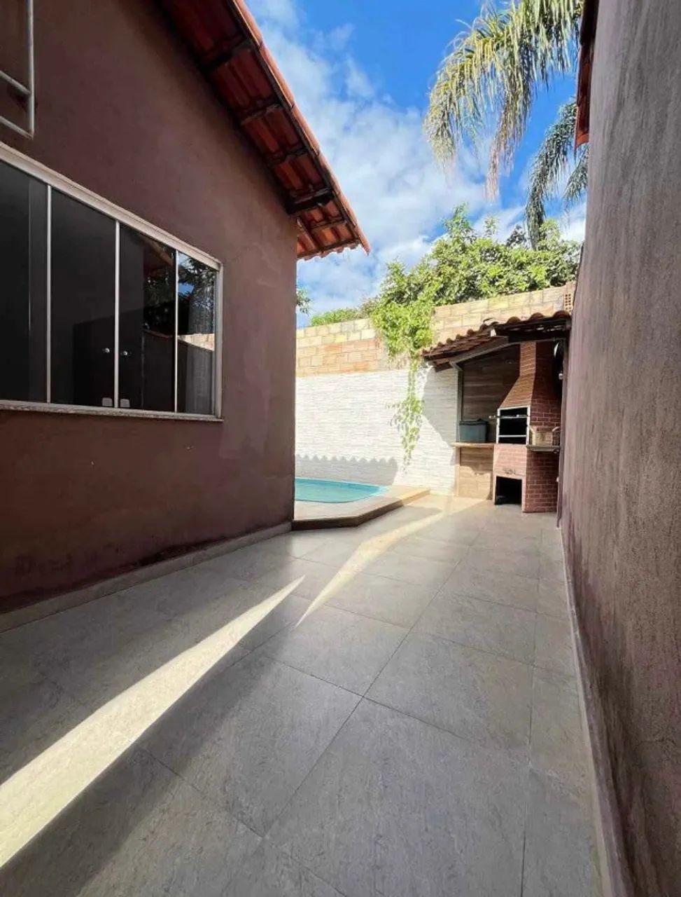 CASA EM NEOPOLIS COM 3 QUARTOS E PISCINA COM AREA GOURMET E CHURRASQUEIRA A VENDA - Foto 4