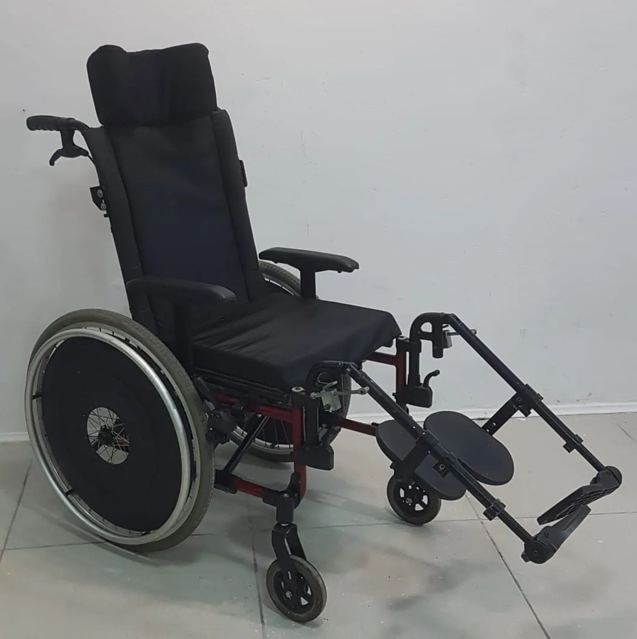 Cadeira de Rodas Pronta Entrega Loja Com Diversos Modelos - Entregamos a domicílio  - Foto 2