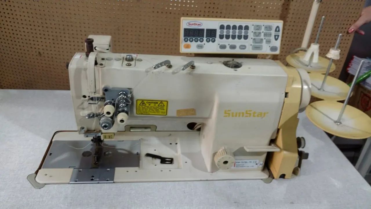 Máquina de costura  - Foto 2