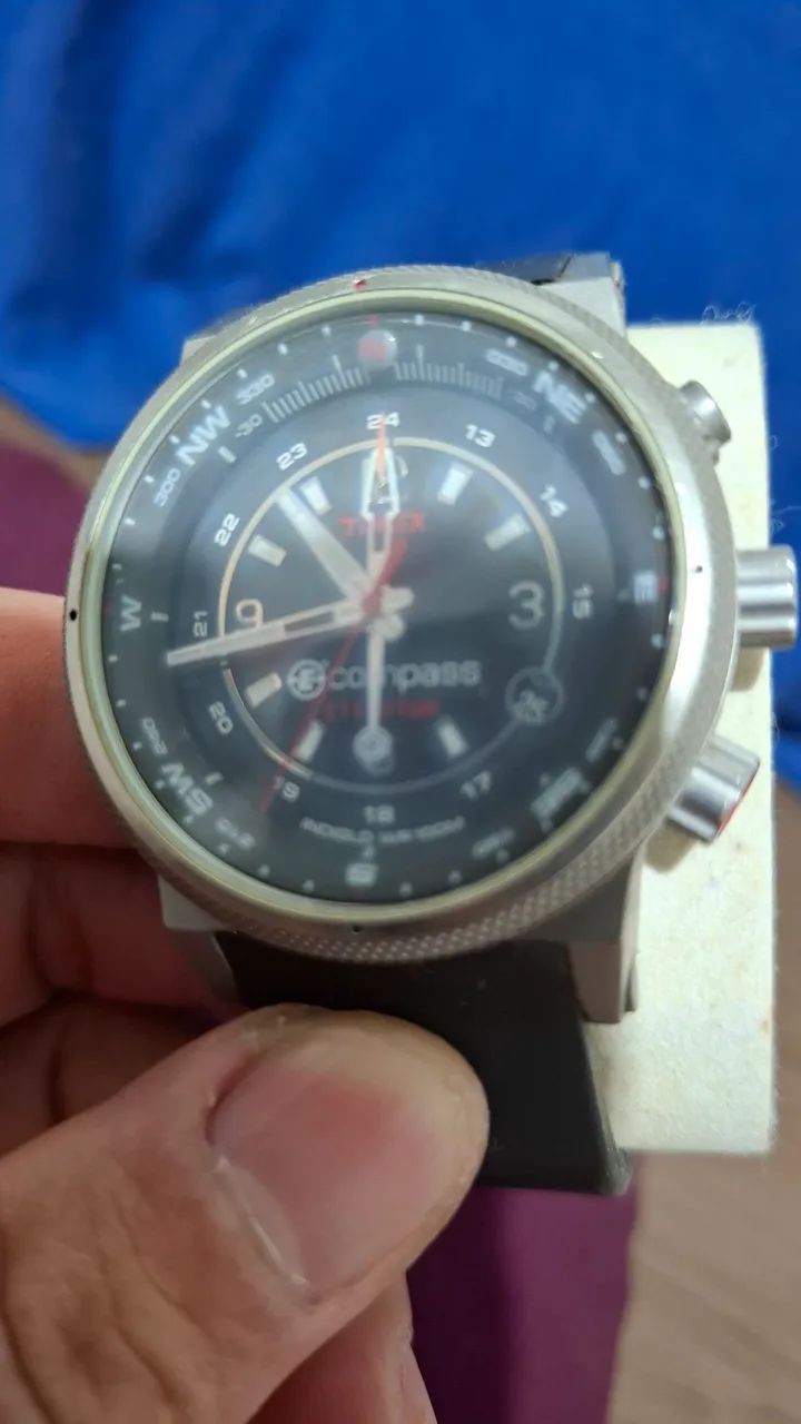 Relógio da Marca Timex com Bússola 