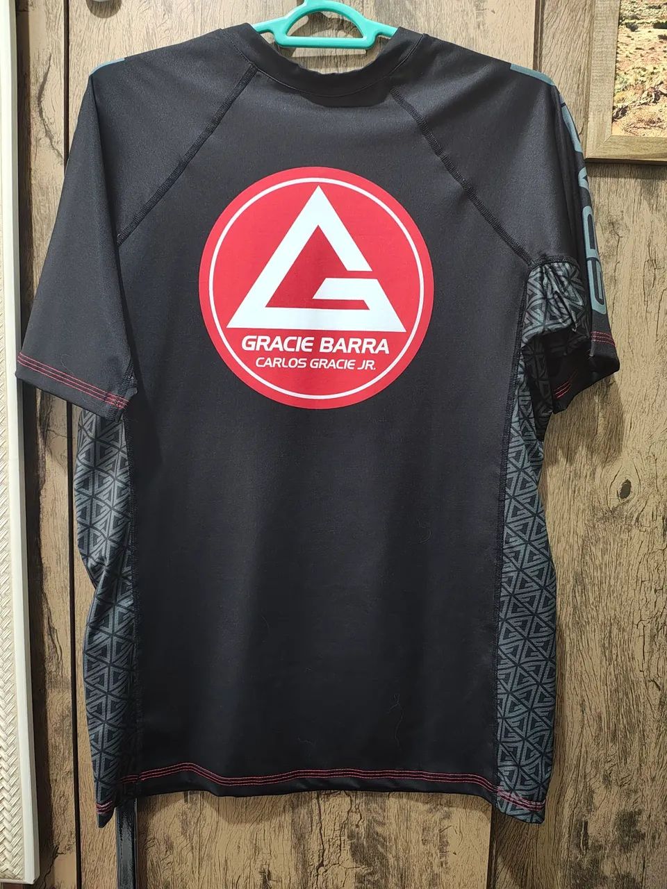 Rashguard ranqueada preta Gracie Barra gola V GG - Foto 2
