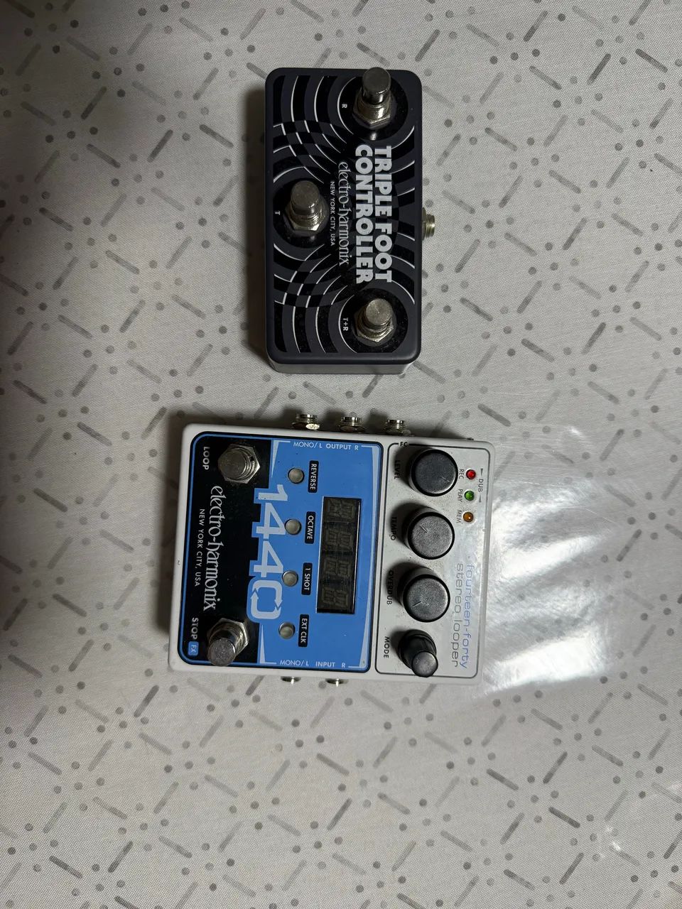 Electro-Harmonix 1440 Stereo Looper + Triple Foot Controller - Foto 5