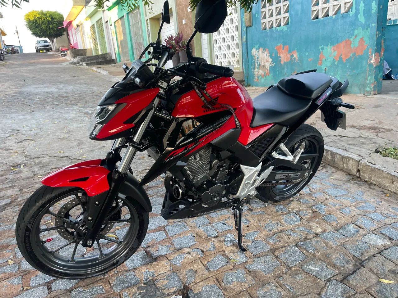 CB300 F  - Foto 3