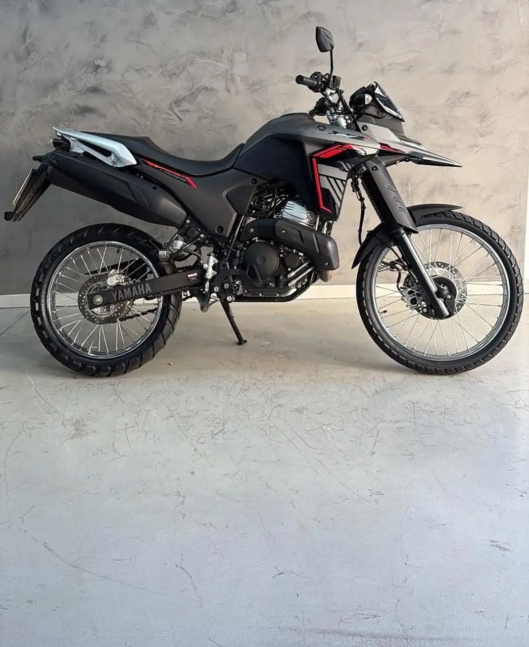 Zero com apenas 2.900 km