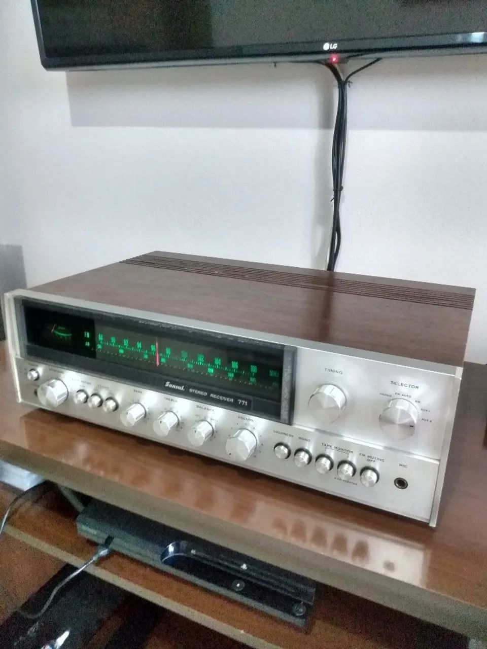Receiver sansui 771