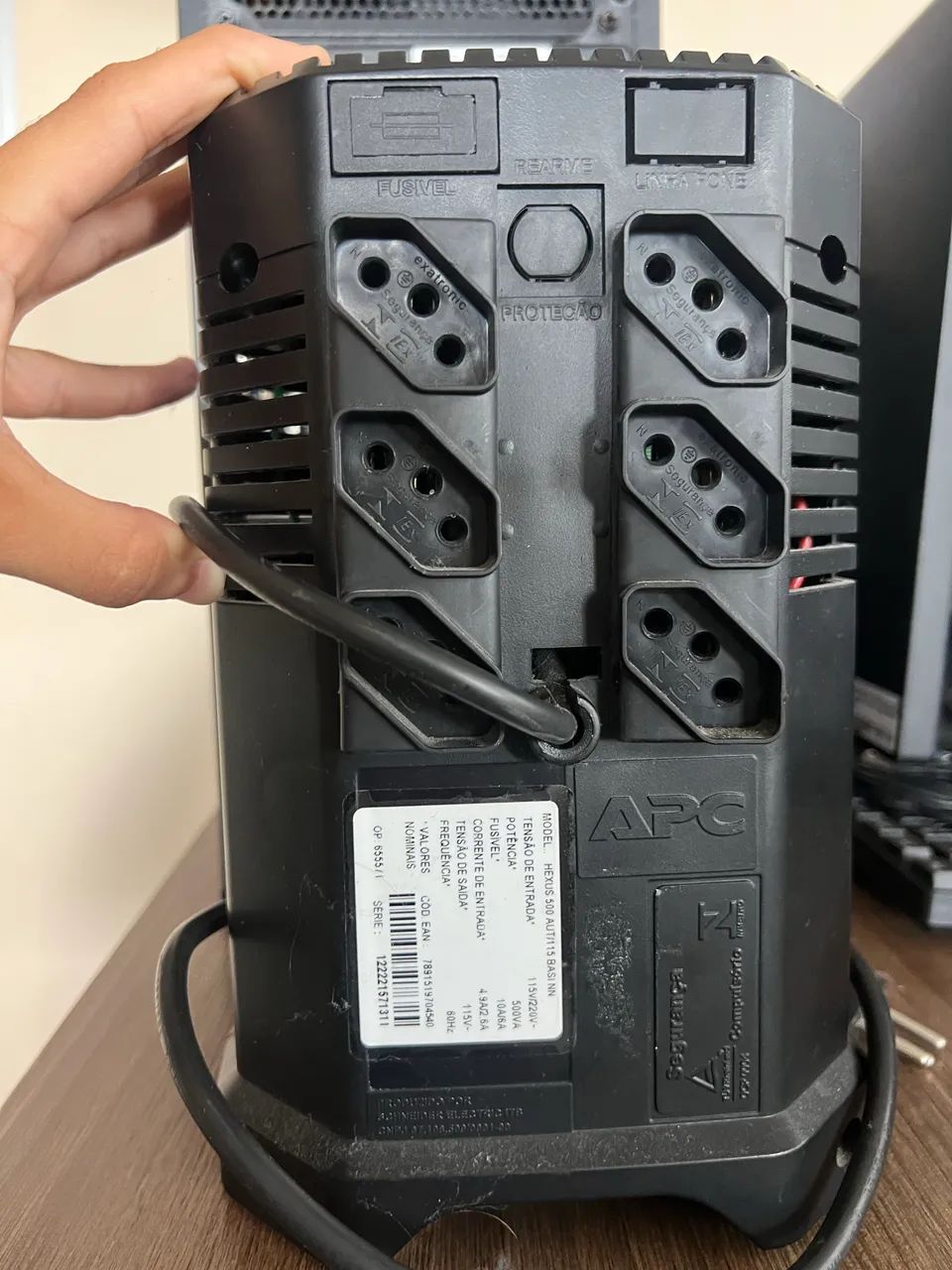 Estabilizador APC Hexus 500va - Foto 2