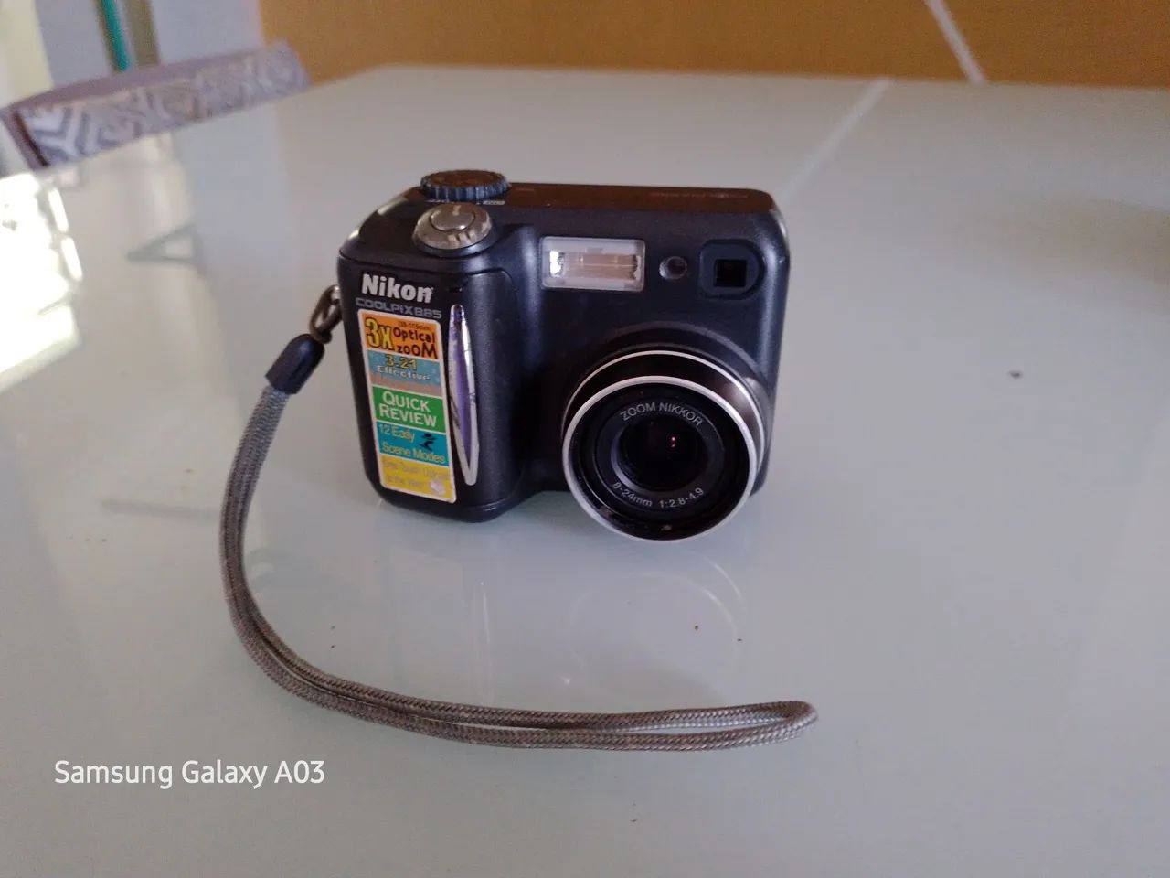 Nikon Coolpix 885 [sem teste]