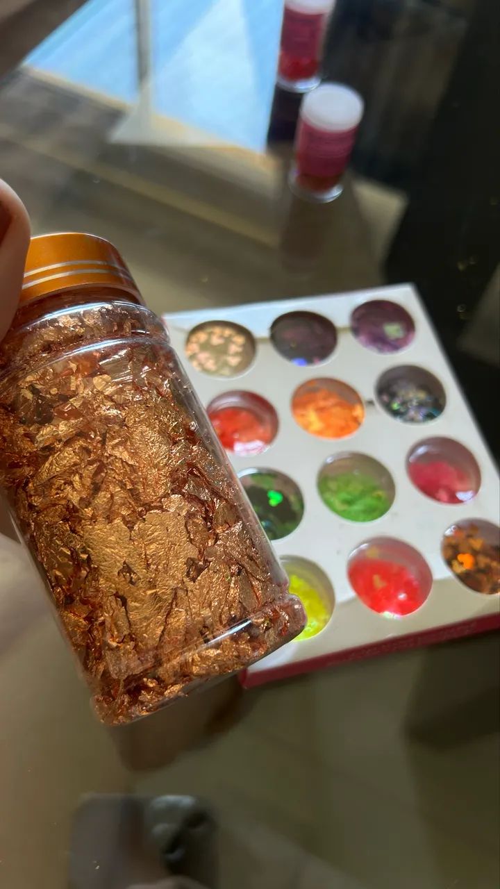 Brilhos e acessórios (glitter decorados) e po de cobre - Foto 3