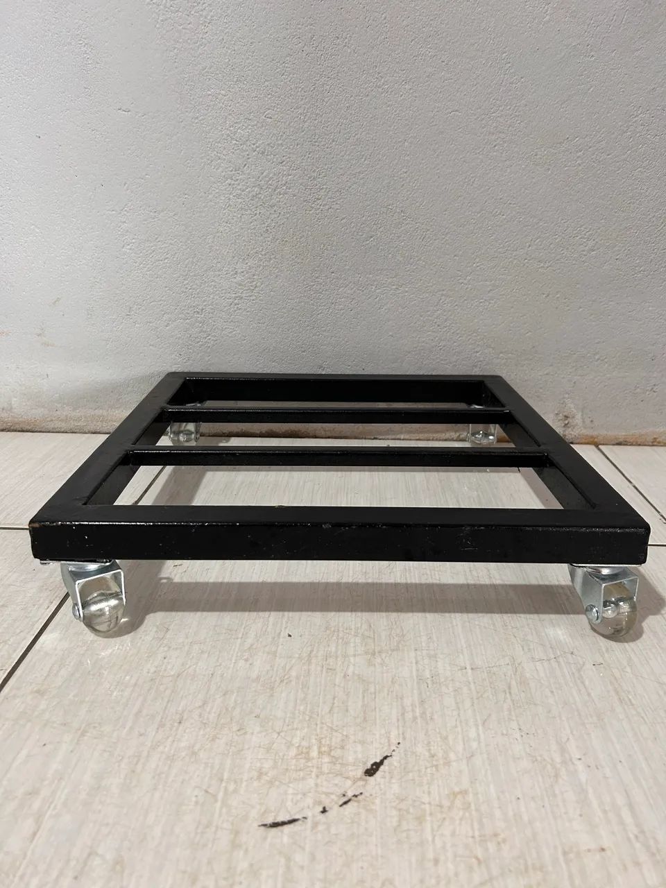 Suporte em ferro para vasos - Foto 2