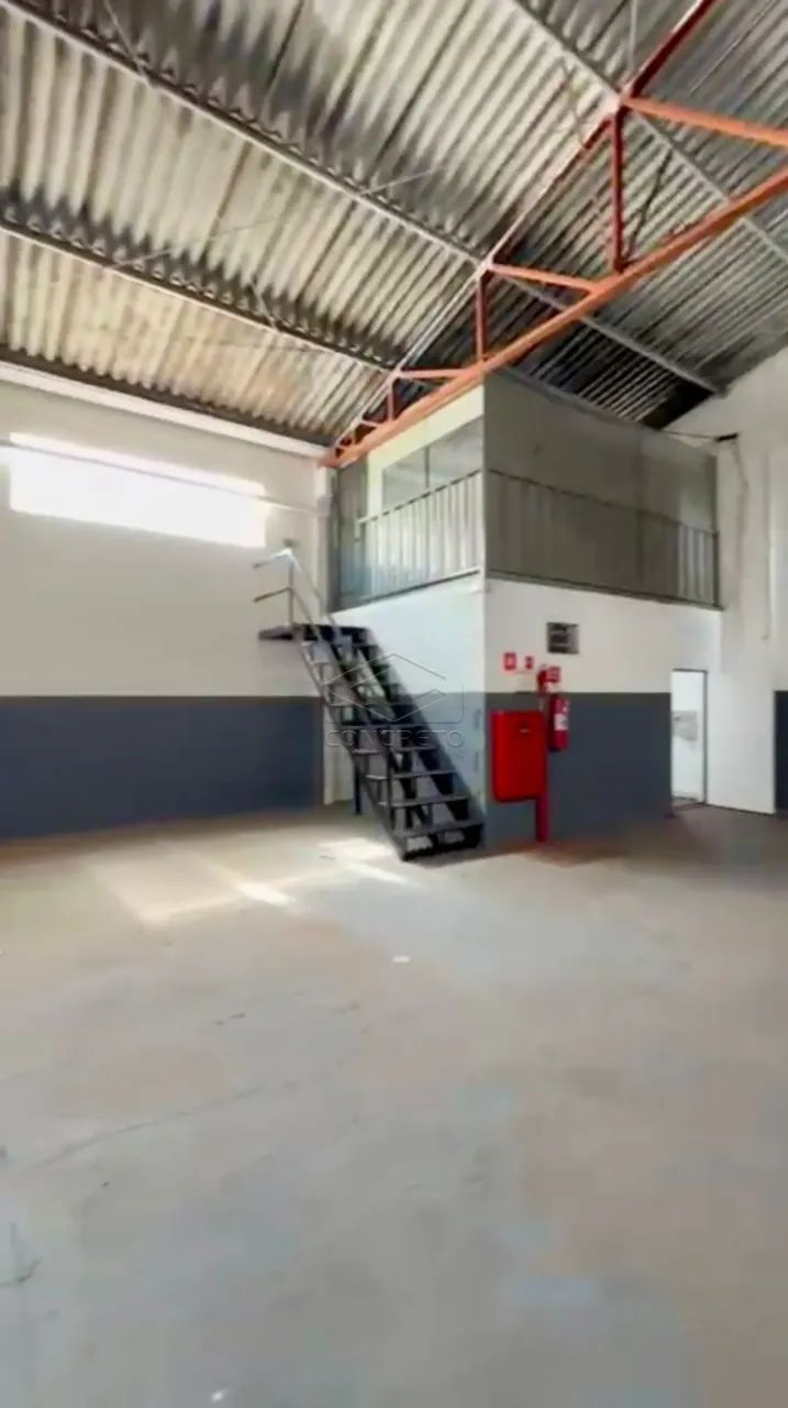 EXCELENTE GALPÃO COMERCIAL EM LOCALIZAÇÃO PRIVILEGIADA NA CIDADE - Foto 3