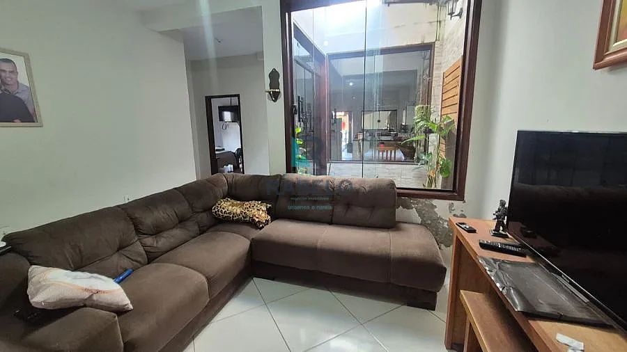 CASA AMPLA NO BAIRRO DO SÃO ROQUE EM LORENA-SP