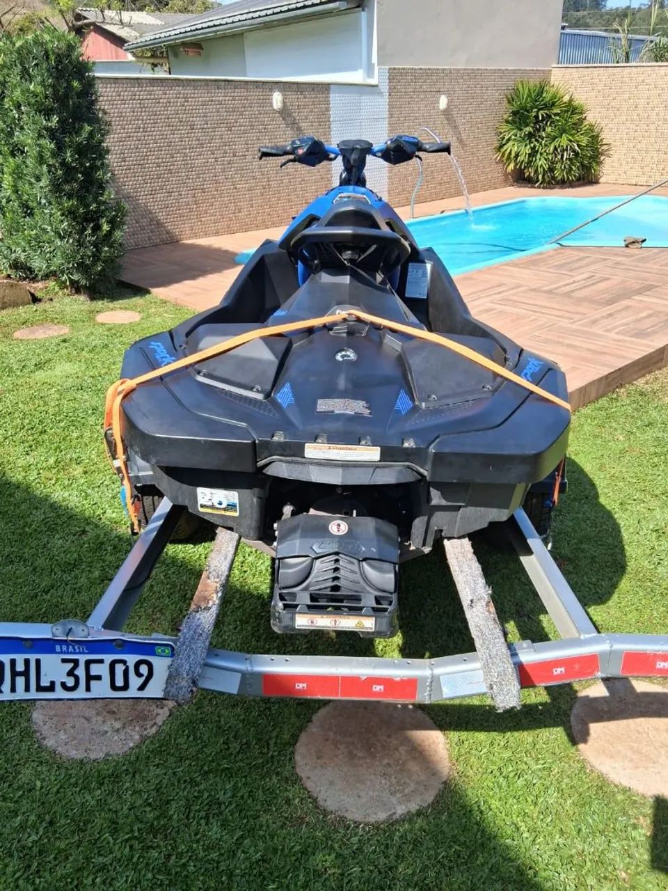 Jet ski semi novo
