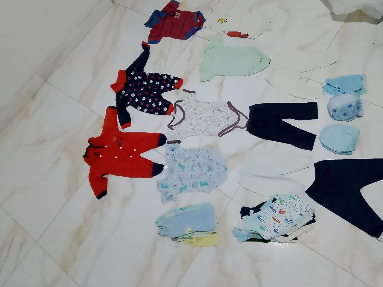Lote de roupas RN a 4 meses  - Foto 2