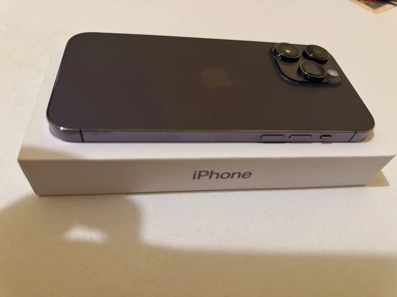iPhone 14 Pro Max de 1 TB, na cor Roxo Profundo, em excelente estado de conservação - Foto 3