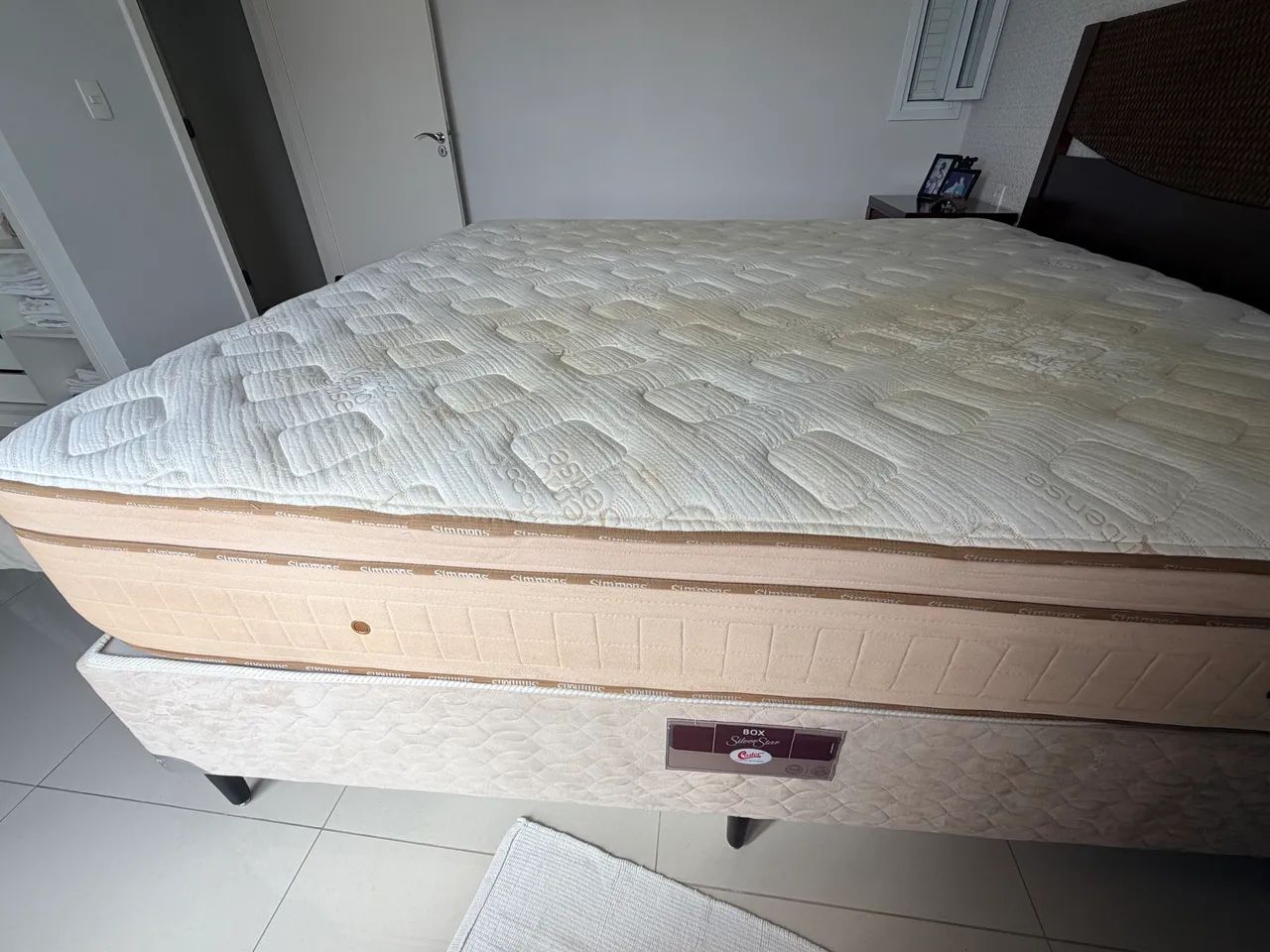 Vendo colchão usado Simmons + Box - KING Size - Foto 4