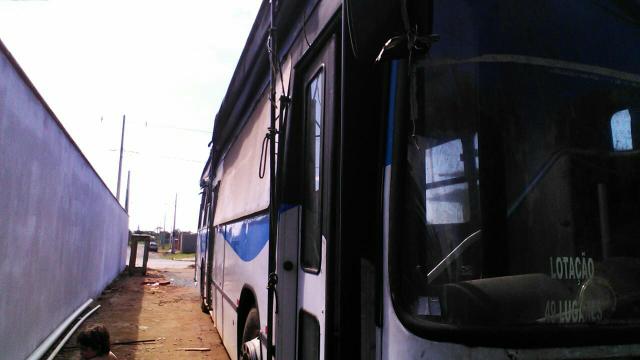 Ônibus pego caminhote barbada - Foto 4