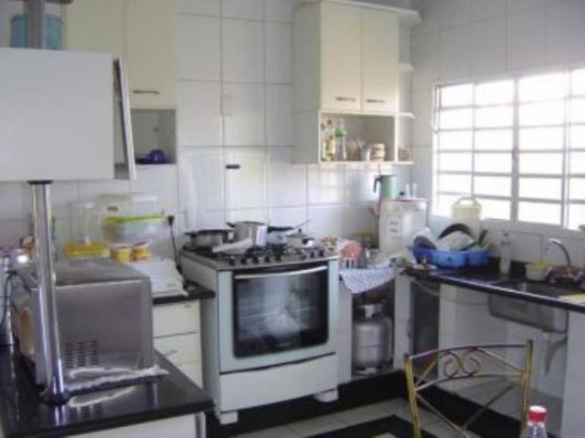 Excelente casa 3 andares,lazer completo, casa de fundos, QNG 13, Taguatinga - Foto 12