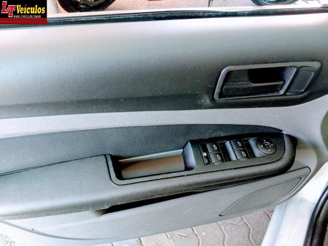 Ford Focus 1.6 glx flex - Foto 7