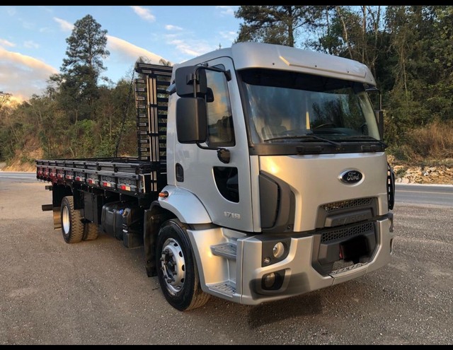 CAMINHÃO FORD CARGO 1719. ANO 2013. PARCELO.