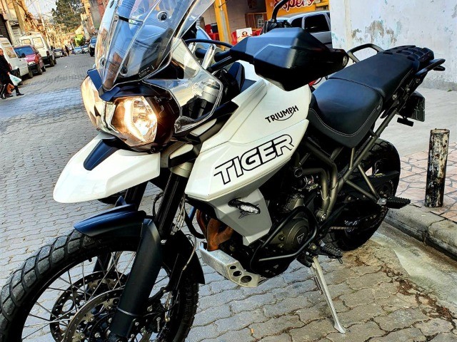 TRIUMPH TIGER 800 XCX
