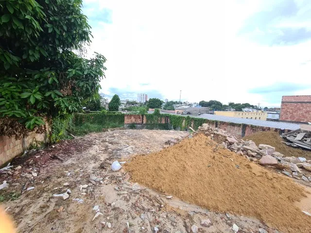 Vendo Excelente Terreno na Praça 14
