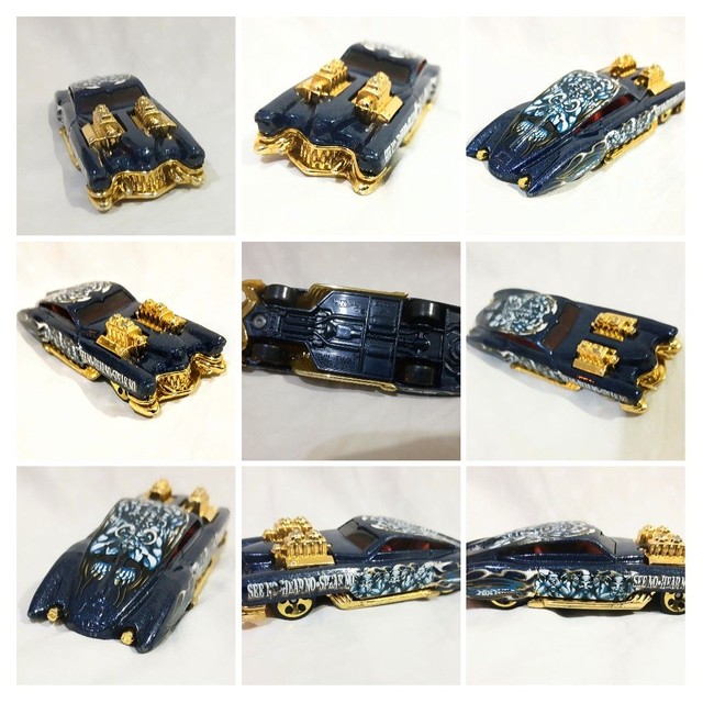 Miniatura<br> *HotWheels* <br>Esc:1:64<br>*Evil Twin*<br>*Com Gargoyles<br>Azul e Dourado 2000 - Foto 5