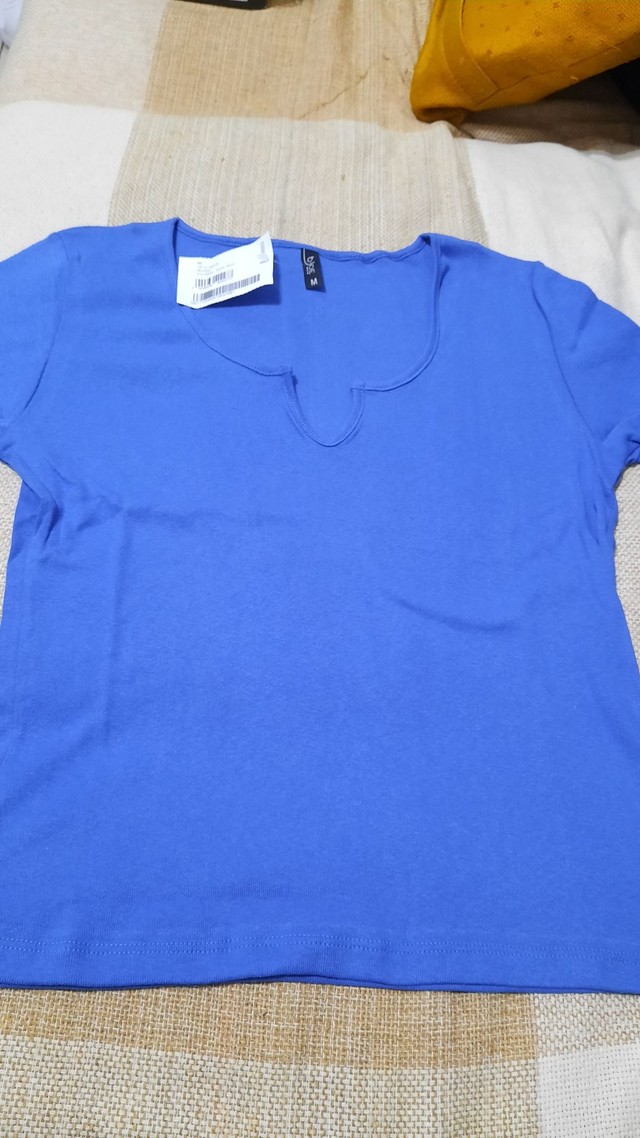 Blusinhas em malha ribana, Tam. M E G. 23,00 cada - Foto 3