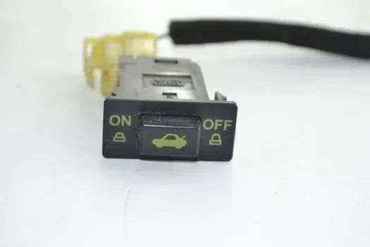 Botão Comando Trava Porta Malas Hyundai Azera Gls 2008 2009