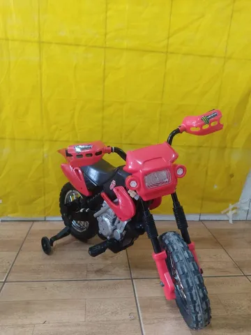 Moto Eletrica Infantil Xplast Motocross 6V Azul com Rodinhas na