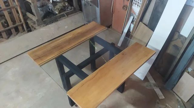 Mesa de madeira 4 lugares 