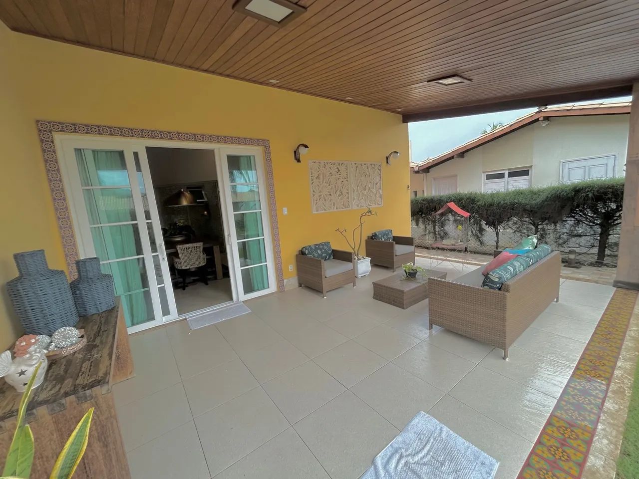 Vendo Linda Casa em Condomínio Fechado