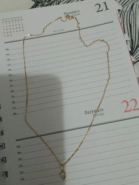 Colar de ouro corrente fina com pingente de coração