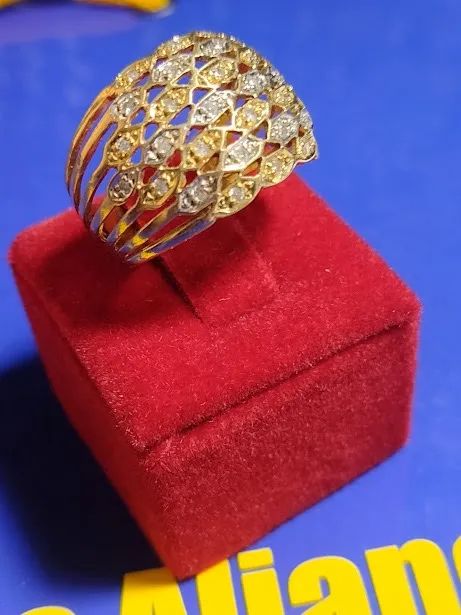 Anel Brilhantes 0.50 mm 5.70 Gramas Topo 16 mm                          - Foto 5