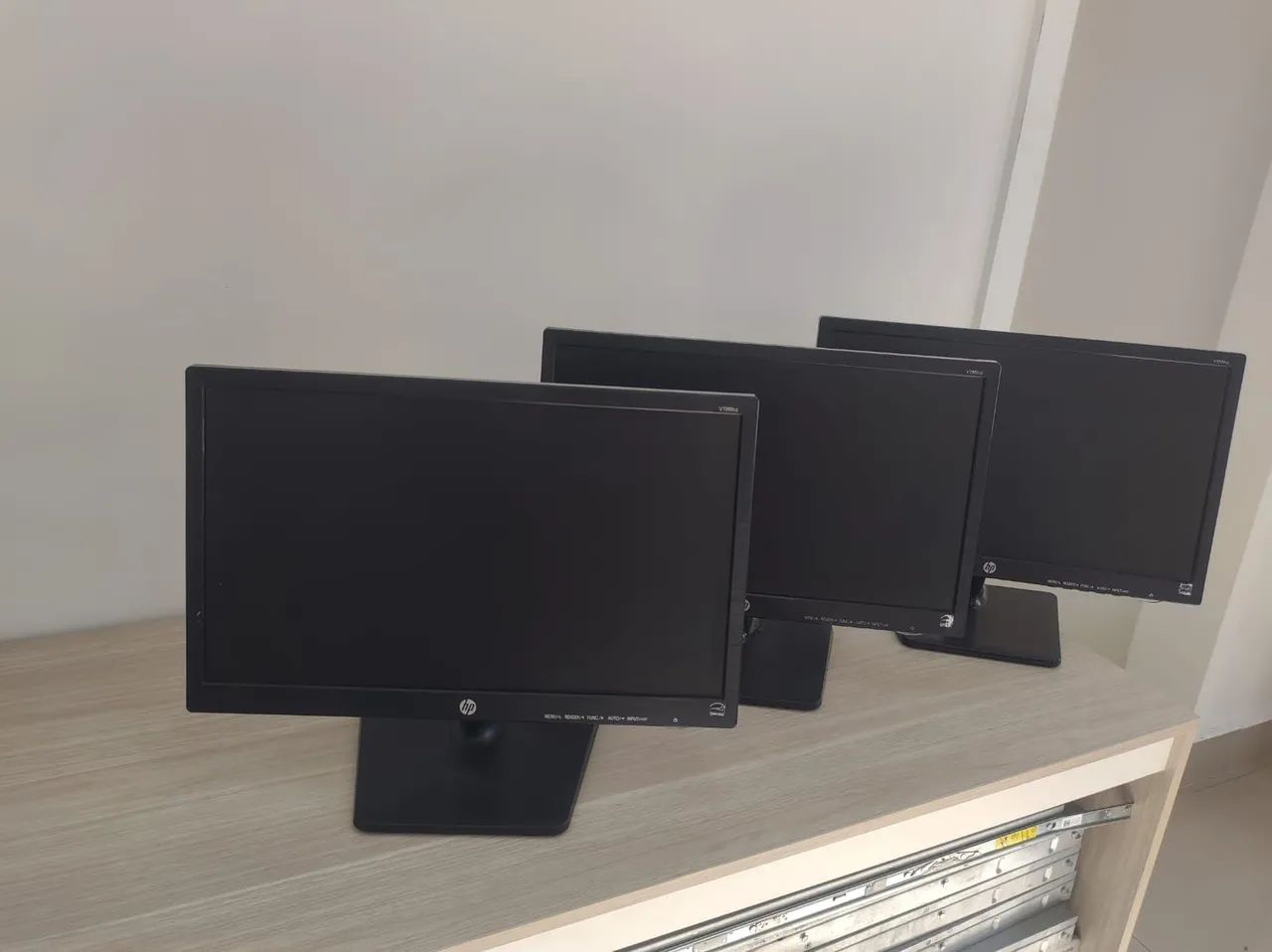 Monitor 19" HP R$150,00 cada (com detalhe) - Foto 5