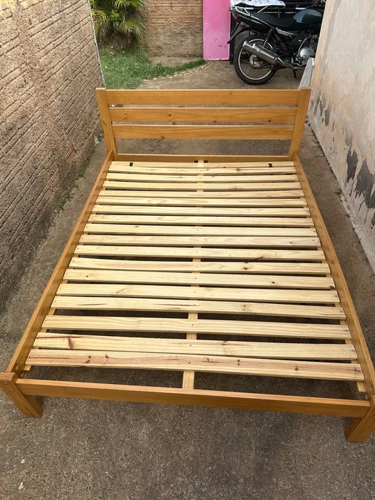 Cama de casal Vila Tokstok amêndoa