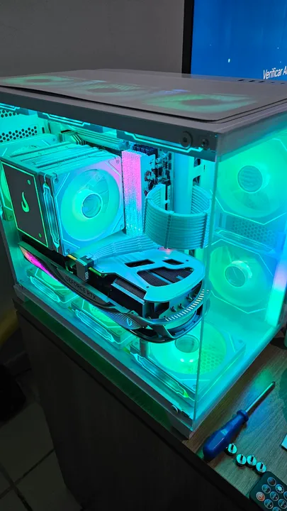 Fonte 100% Modular 80 Plus Gold/Platinum (Lacrada, 10 anos garantia, conector p/ RTX 4090)