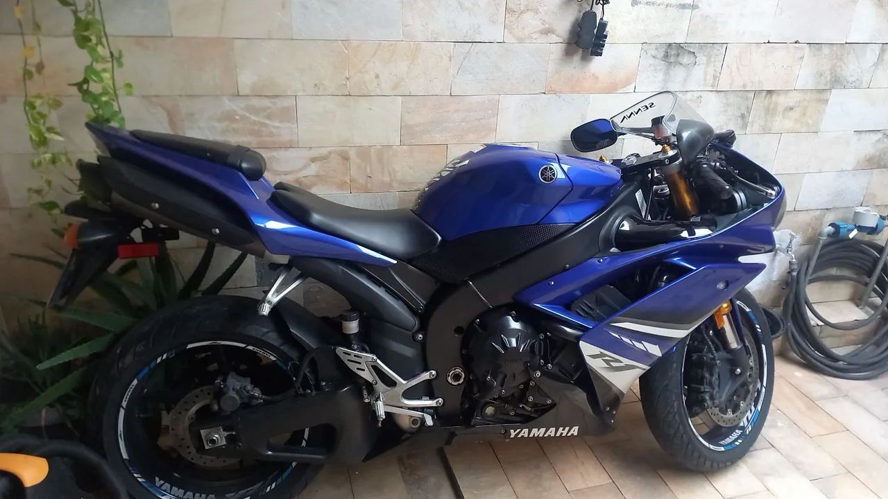 R1 YZF1000