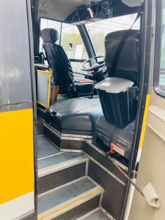 MICRO ONIBUS VOLARE A6 99 ÚNICO DONO - Foto 6