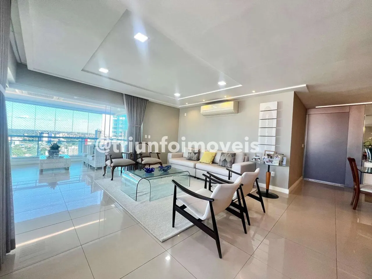 Apartamento a venda no Jóquei com 4 suítes TR220826 THE -5M32KQ