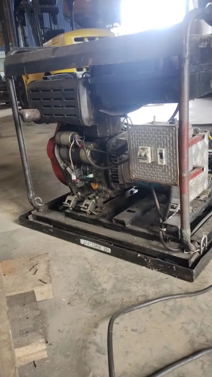 Gerador Branco 8Kva Diesel Partida Elétrica - Foto 3