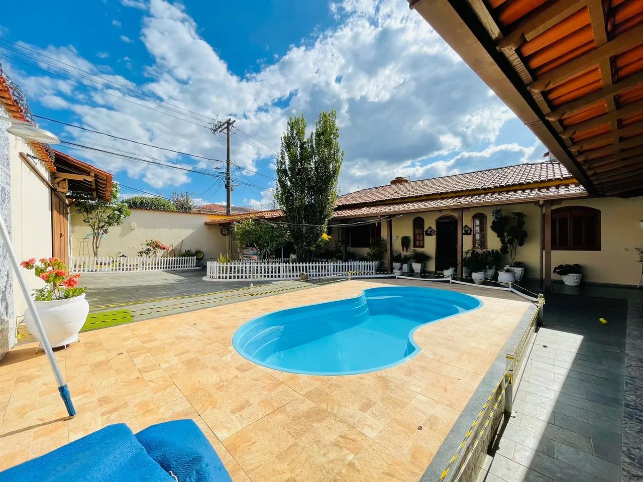 Casa para venda possui 308 metros quadrados com 3 quartos em Jardim Atlântico - Belo Horiz - Foto 2