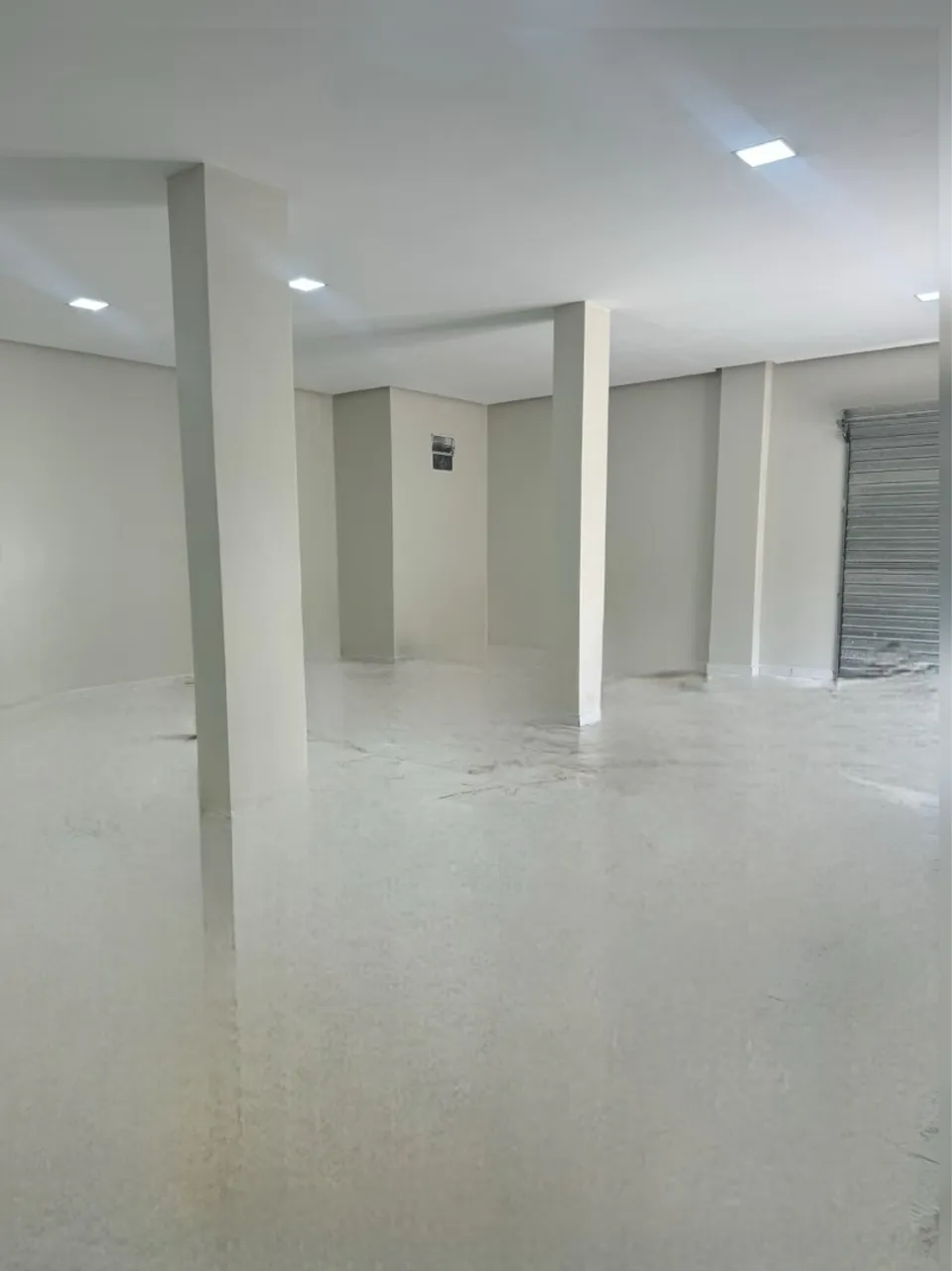Aluga - se Pomto comercial