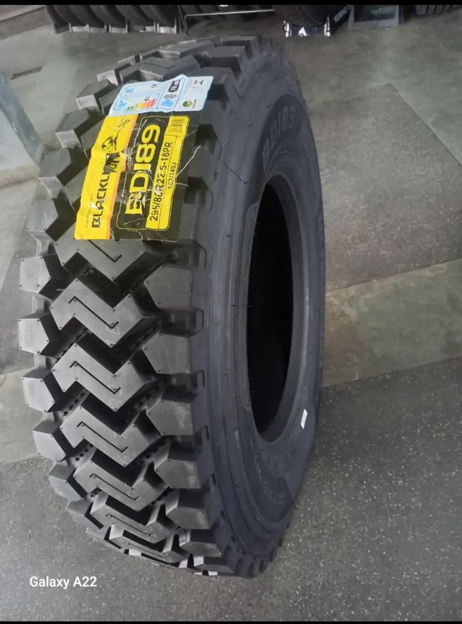 Pneus para caminhão. Novos com montagem grátis 