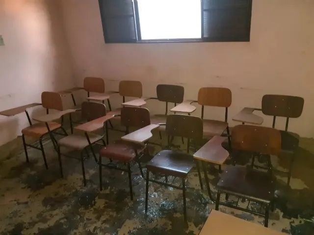 Cadeira Universitária - Foto 2
