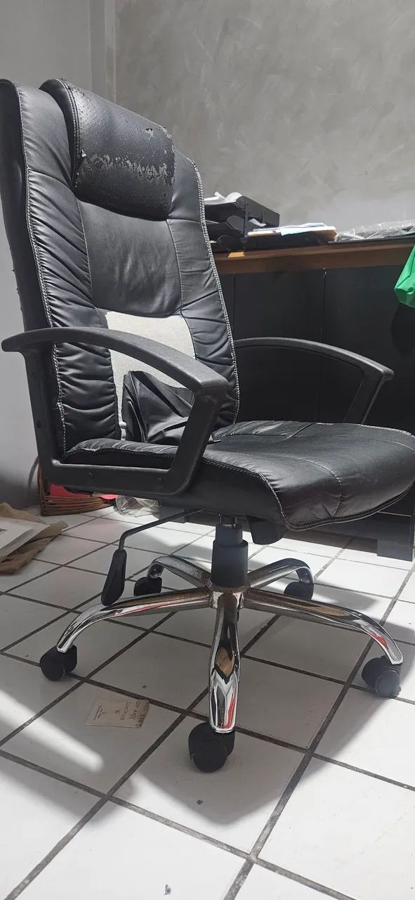 Cadeira de Escritório Giratória com Rodas