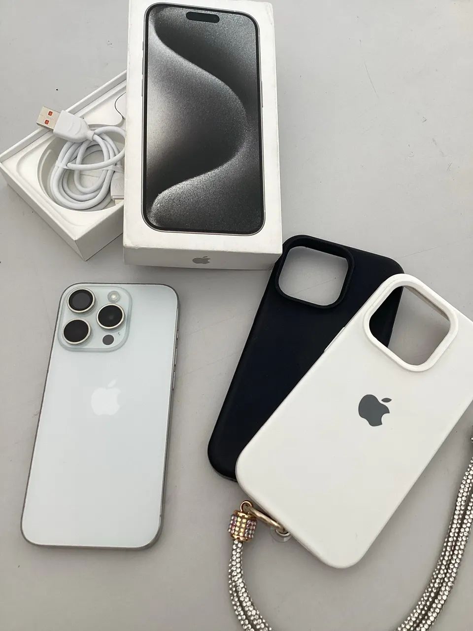 iPhone 15 pro 256gb COMPLETO NA CAIXA - Celulares e Smartphones